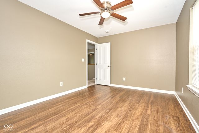 827 Treyburn Lakes Way, Indianapolis, IN 46239