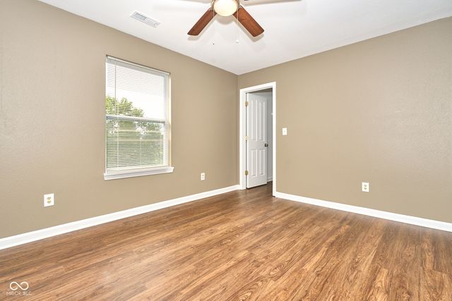 827 Treyburn Lakes Way, Indianapolis, IN 46239