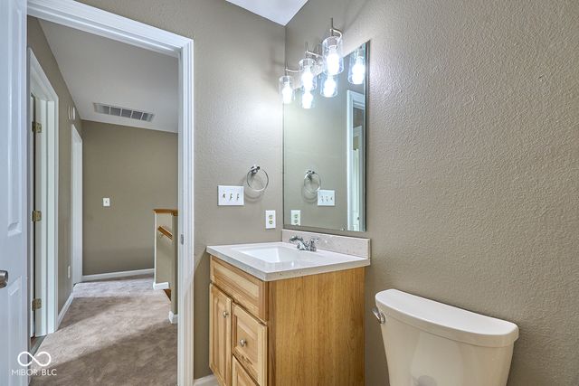 827 Treyburn Lakes Way, Indianapolis, IN 46239