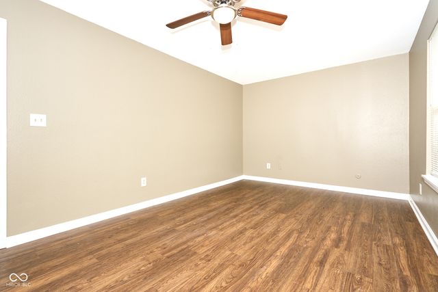 827 Treyburn Lakes Way, Indianapolis, IN 46239