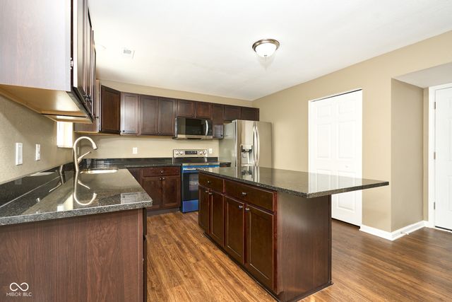 827 Treyburn Lakes Way, Indianapolis, IN 46239