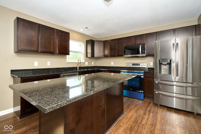 827 Treyburn Lakes Way, Indianapolis, IN 46239