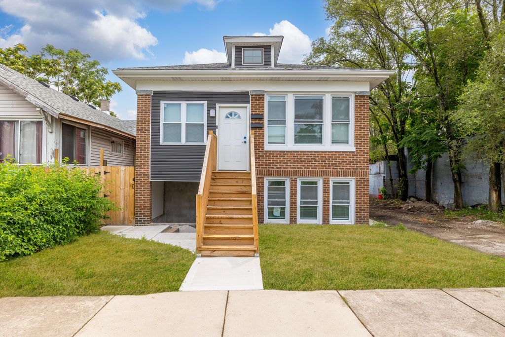 1379 Roosevelt Place, Gary, IN 46404