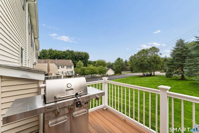 404 Sienna Drive 404, Danbury, CT 06810