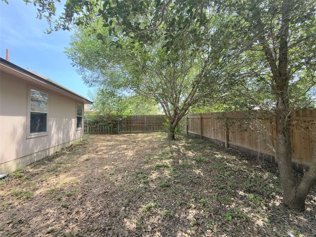 339 Oxford DR, Kyle, TX 78640