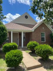 5793 Steffani Drive, Southaven, MS 38671