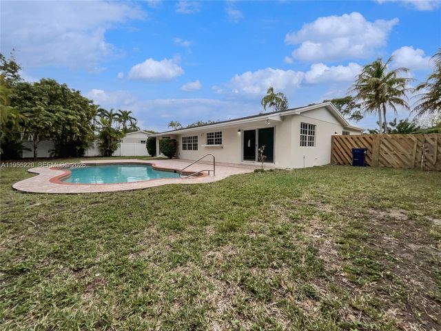 10001 SW 99th Ave, Miami, FL 33176