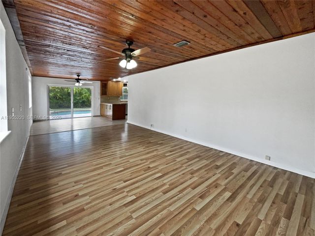 10001 SW 99th Ave, Miami, FL 33176