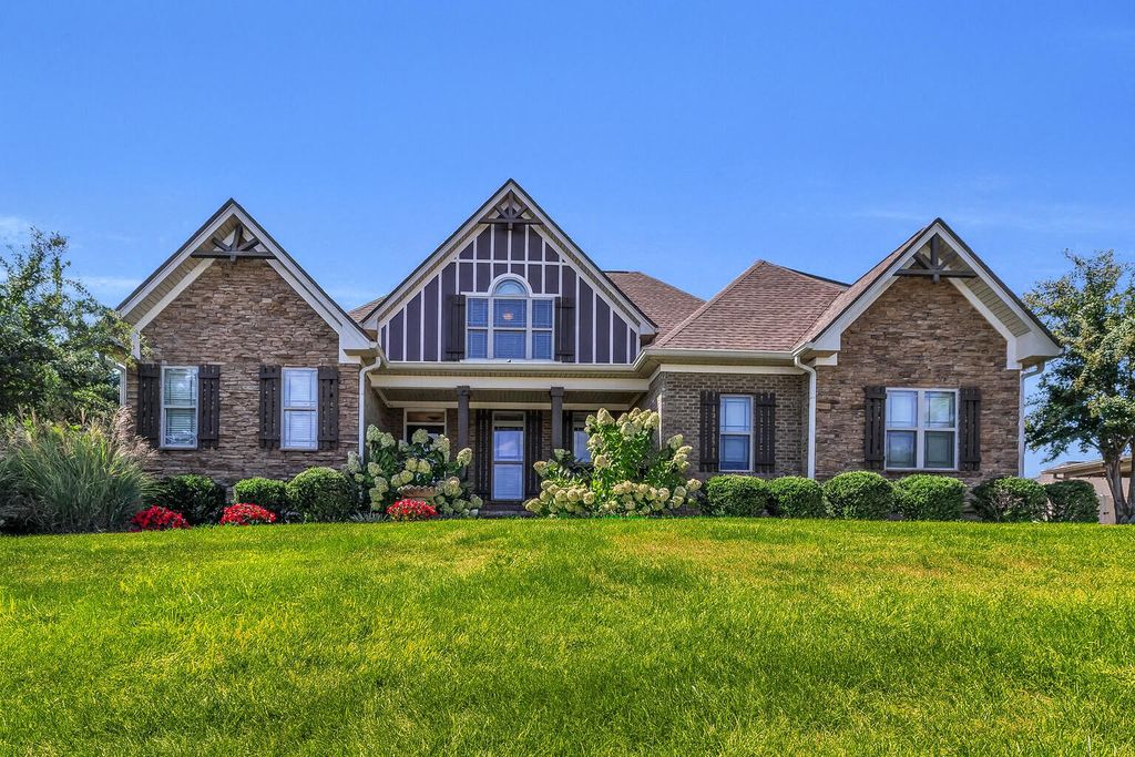 8188 Burgundy Circle, Chattanooga, TN 37421