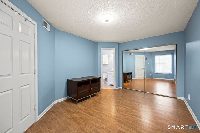 215 Carriage Crossing Lane 215, Middletown, CT 06457