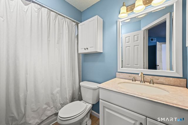 215 Carriage Crossing Lane 215, Middletown, CT 06457