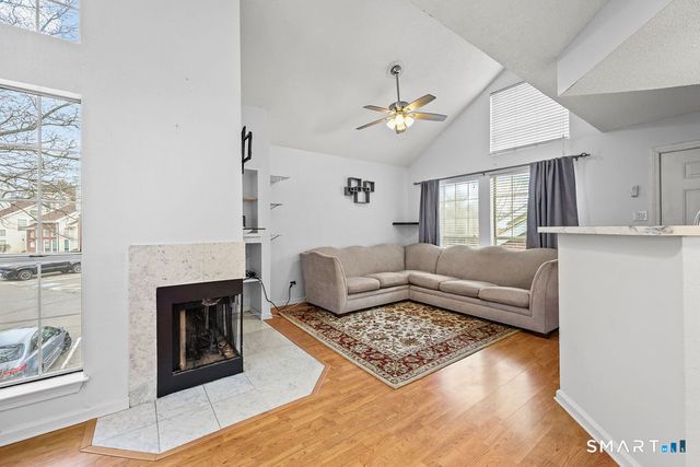 215 Carriage Crossing Lane 215, Middletown, CT 06457