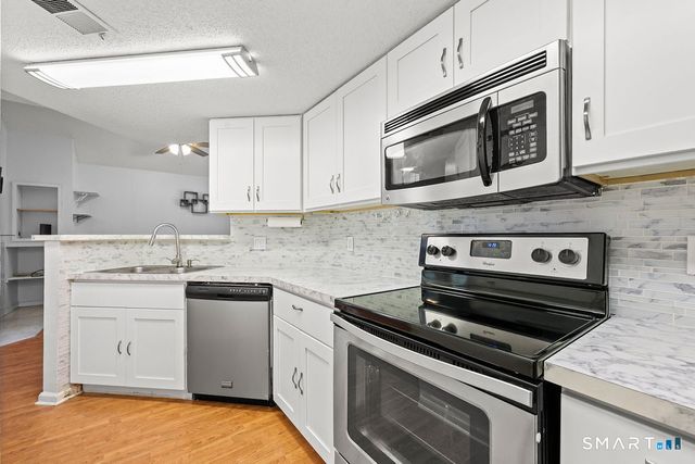 215 Carriage Crossing Lane 215, Middletown, CT 06457