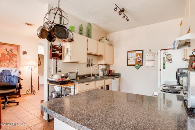 18877 S Esherton Drive, Sahuarita, AZ 85629