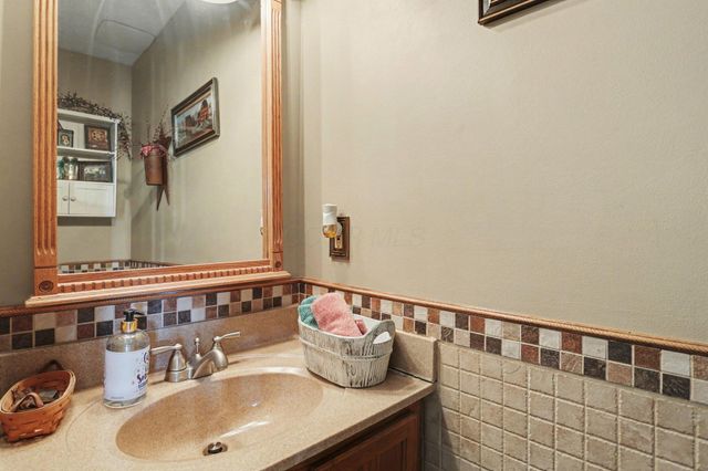 10902 Green Chapel Road NW, Johnstown, OH 43031