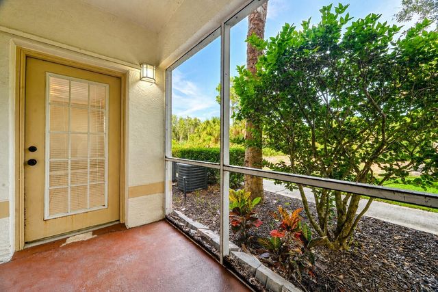 356 SE Rogers Court, Stuart, FL 34994