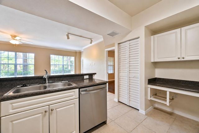 356 SE Rogers Court, Stuart, FL 34994