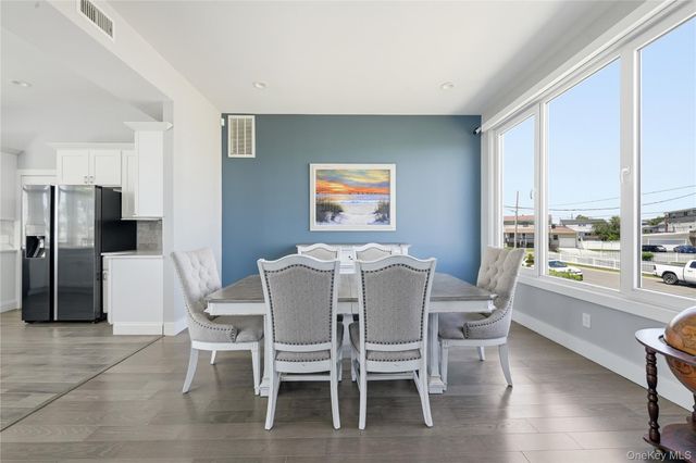 298 W Lido Promenade, Lindenhurst, NY 11757
