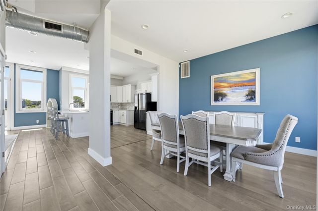 298 W Lido Promenade, Lindenhurst, NY 11757