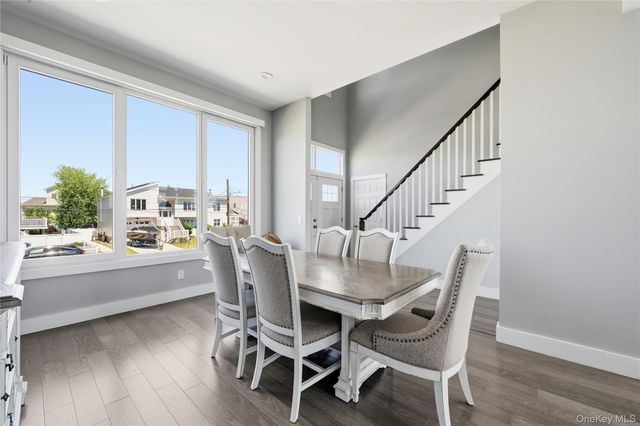 298 W Lido Promenade, Lindenhurst, NY 11757