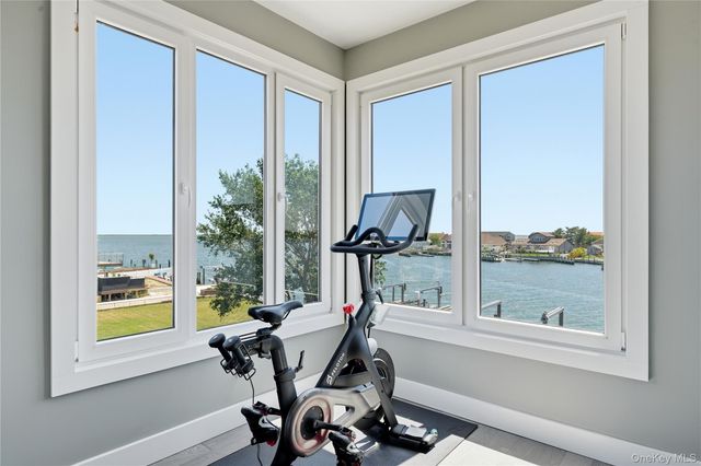 298 W Lido Promenade, Lindenhurst, NY 11757
