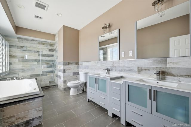298 W Lido Promenade, Lindenhurst, NY 11757