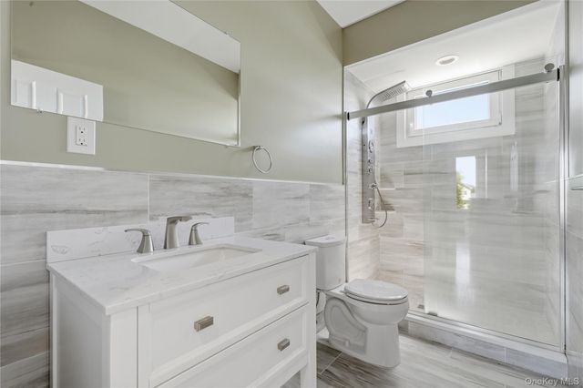 298 W Lido Promenade, Lindenhurst, NY 11757
