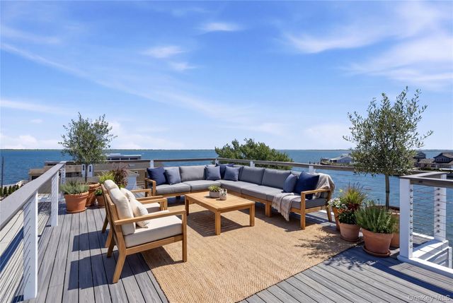 298 W Lido Promenade, Lindenhurst, NY 11757