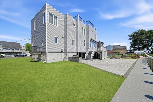 298 W Lido Promenade, Lindenhurst, NY 11757