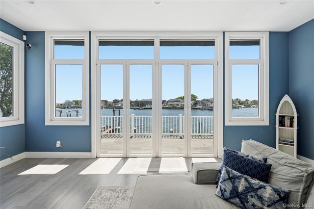 298 W Lido Promenade, Lindenhurst, NY 11757