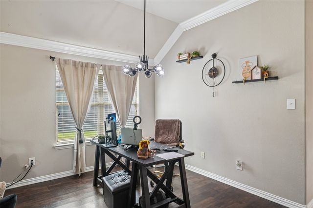 702 Sendero Drive, Arlington, TX 76002