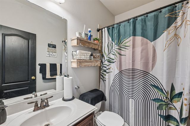 702 Sendero Drive, Arlington, TX 76002