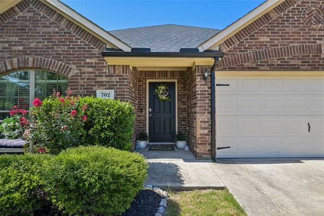 702 Sendero Drive, Arlington, TX 76002