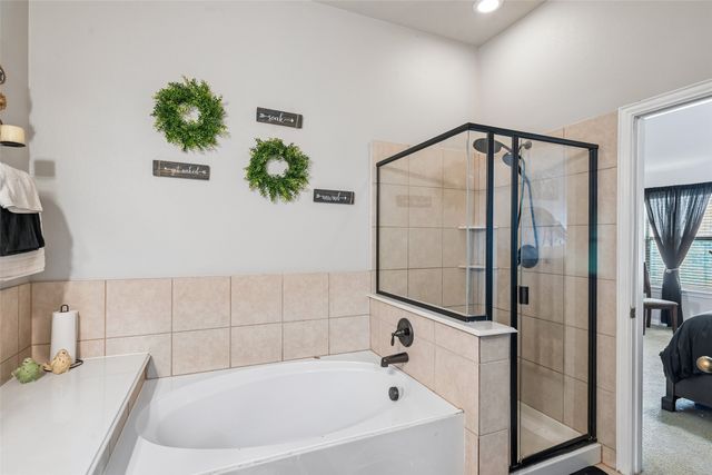 702 Sendero Drive, Arlington, TX 76002