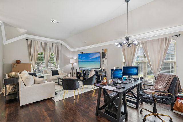 702 Sendero Drive, Arlington, TX 76002