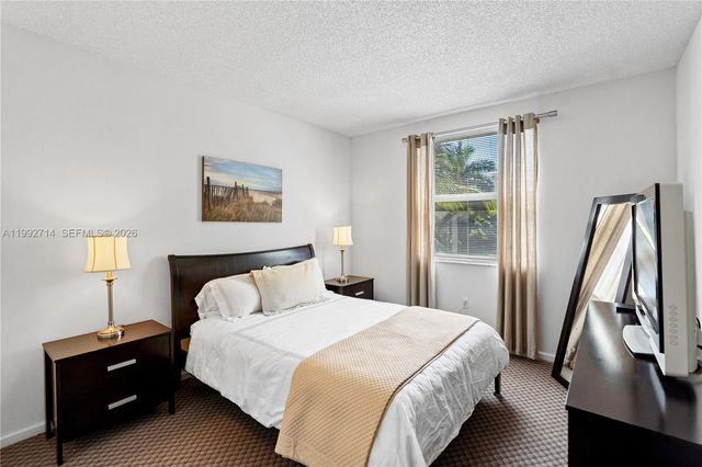 17100 N Bay Road 1301, Sunny Isles Beach, FL 33160