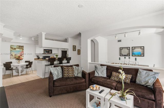 17100 N Bay Road 1301, Sunny Isles Beach, FL 33160