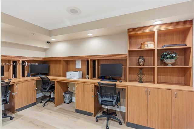 17100 N Bay Road 1301, Sunny Isles Beach, FL 33160