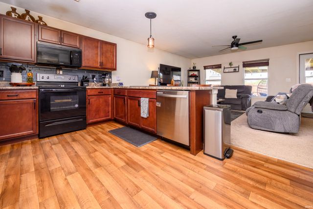 4408 N Emerald Pointe Way, Muncie, IN 47304