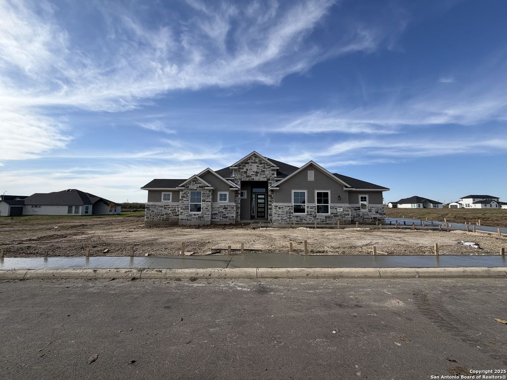 811 Niebla Creek, San Antonio, TX 78263