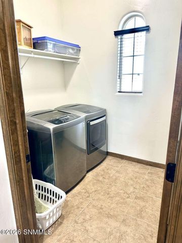 4084 Demos Avenue, Las Cruces, NM 88011