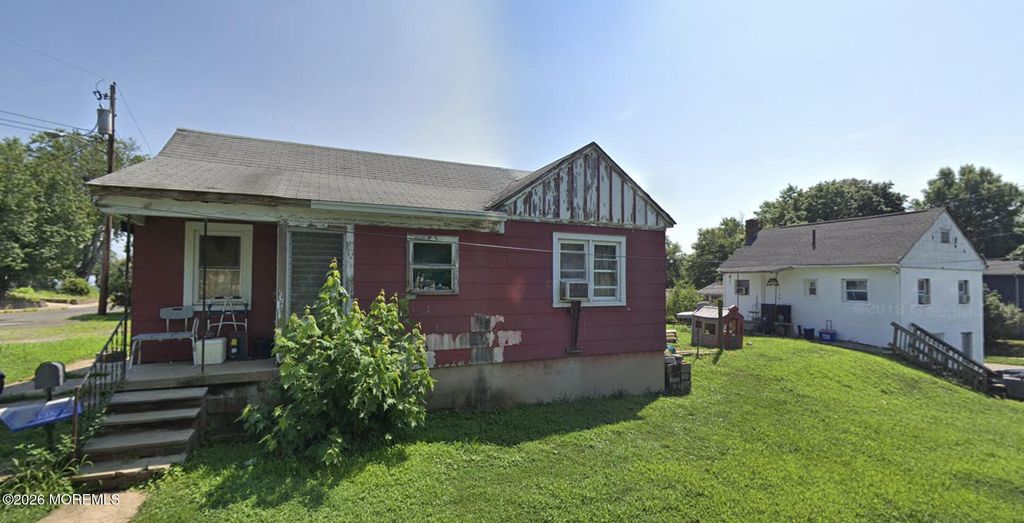 979 N Concourse, Keyport, NJ 07735