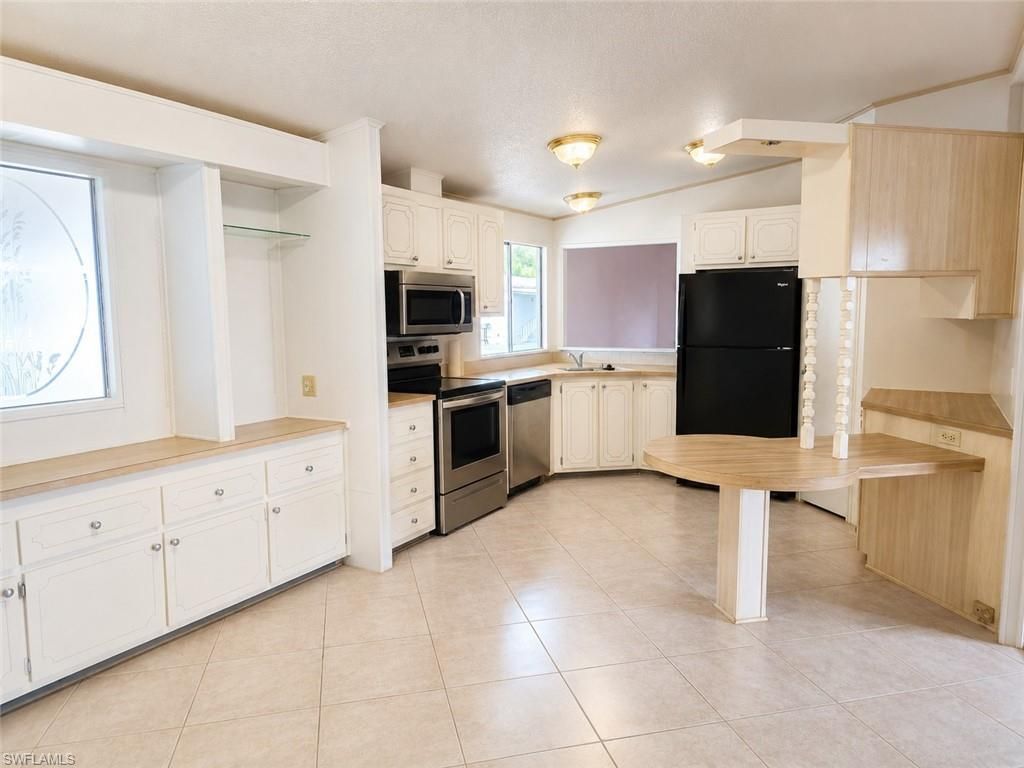 20 Grosbeak LN 20, NAPLES, FL 34114 — photo 3