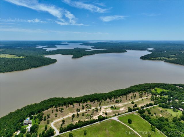 15 Kathy Lane, Eufaula, OK 74432