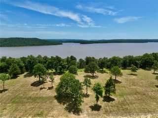15 Kathy Lane, Eufaula, OK 74432
