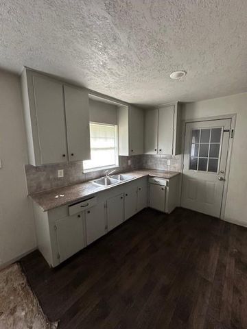 9122 Laura Koppe Road, Houston, TX 77078