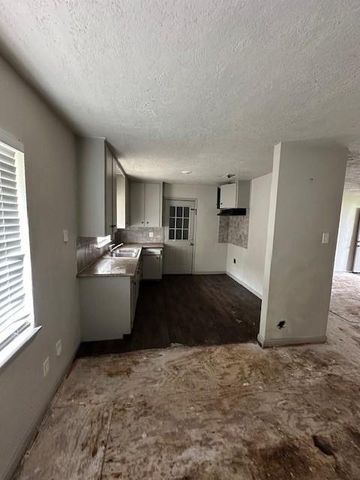 9122 Laura Koppe Road, Houston, TX 77078