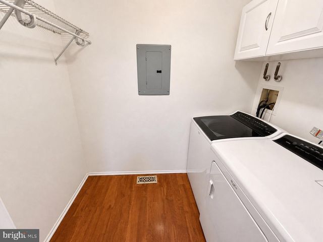 1605 WOODHOLLOW DR, Marlton, NJ 08053