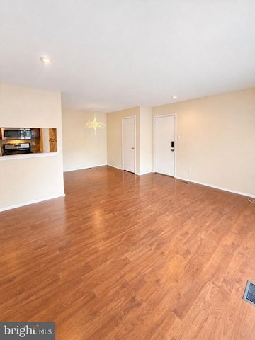 1605 WOODHOLLOW DR, Marlton, NJ 08053
