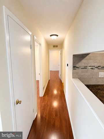 1605 WOODHOLLOW DR, Marlton, NJ 08053